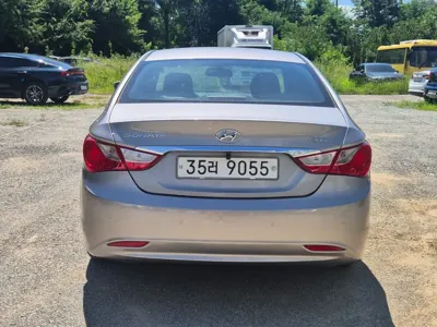 Hyundai Sonata 2013, 137050 км, за 2539.56 USD