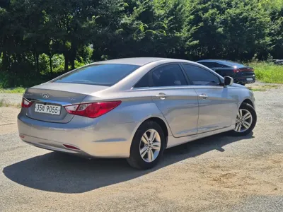 Hyundai Sonata 2013, 137050 км, за 2539.56 USD