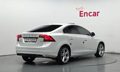 Volvo S60 2018, 109179 км, за 6055.87 USD