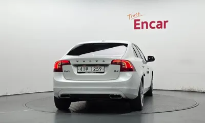 Volvo S60 2018, 109179 км, за 6055.87 USD