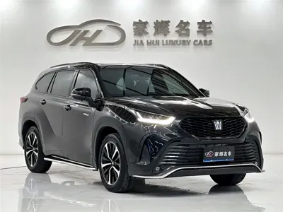 Toyota Crown Kluger 2024, 9700 км, за 30723.36 USD