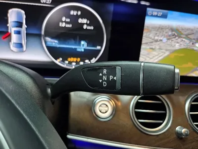 Mercedes-Benz E-Class 2017, 106321 км, за 12406.46 USD - фото 9