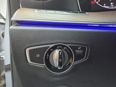 Mercedes-Benz E-Class 2017, 106321 км, за 12406.46 USD - фото 18