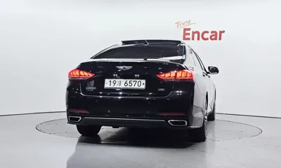 Hyundai Genesis 2014, 111125 км, за 8112.19 USD