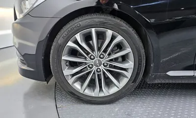Hyundai Genesis 2014, 111125 км, за 8112.19 USD