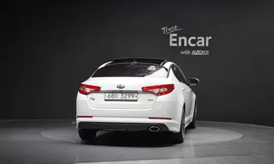 Kia K5 2013, 147551 км, за 2756.99 USD