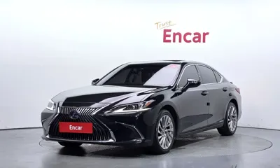 Lexus ES · 2021 год