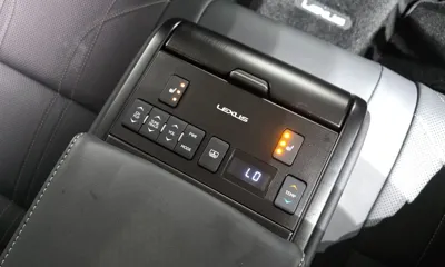 Lexus ES 2021, 129664 км, за 20940 USD - фото 35