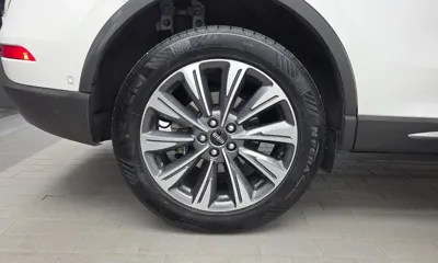 Lincoln Corsair 2021, 78395 км, за 15732.43 USD