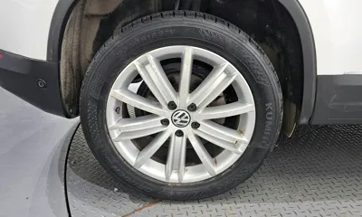 Volkswagen Tiguan 2013, 110380 км, за 6379.9 USD
