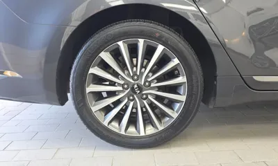 Kia K7 2017, 171740 км, за 4942.37 USD
