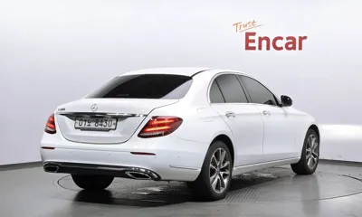 Mercedes-Benz E-Class 2018, 133651 км, за 12936.35 USD - фото 2