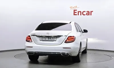 Mercedes-Benz E-Class 2018, 133651 км, за 12936.35 USD - фото 4