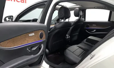 Mercedes-Benz E-Class 2018, 133651 км, за 12936.35 USD - фото 11