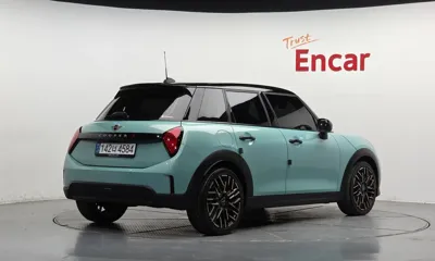 MINI Cooper 2025, 28909 км, за 22474.9 USD