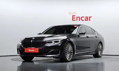 BMW 7-Series · 2020 год