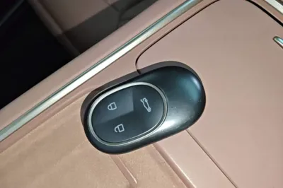 Nio EC6 2025, 13200 км, за 39985 USD - фото 28
