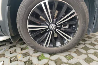 Volkswagen Tiguan L 2017, 65300 км, за 11368 USD - фото 8