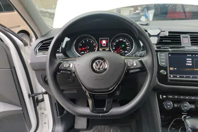 Volkswagen Tiguan L 2017, 65300 км, за 11368 USD - фото 10