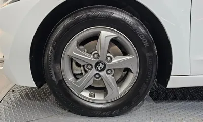 Hyundai Avante 2016, 117547 км, за 4529.34 USD