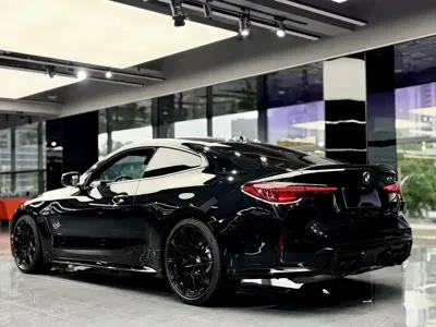 BMW M4 2025, 10000 км, за 123654.56 USD