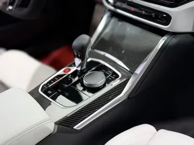 BMW M4 2025, 10000 км, за 123654.56 USD - фото 12