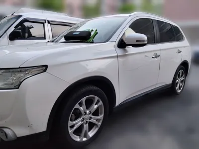 Mitsubishi Outlander · 2014 год