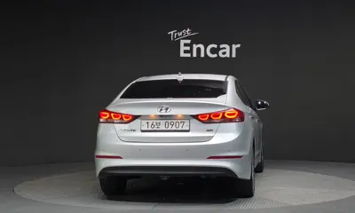 Hyundai Avante 2016, 110115 км, за 7218.54 USD