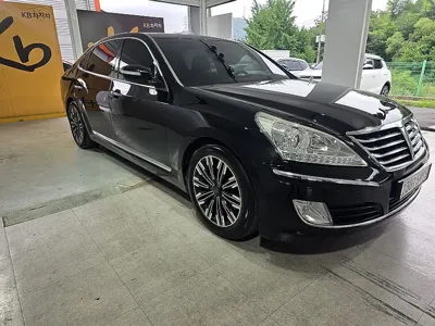 Hyundai Equus 2012, 241472 км, за 2730.29 USD