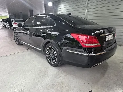 Hyundai Equus 2012, 241472 км, за 2730.29 USD