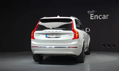 Volvo XC90 2025, 9796 км, за 46934.91 USD