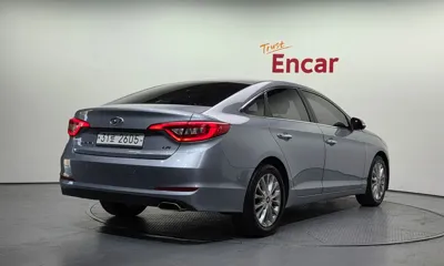Hyundai Sonata 2015, 131117 км, за 5500.56 USD