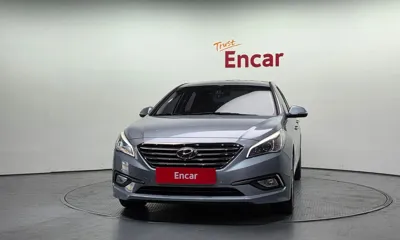 Hyundai Sonata 2015, 131117 км, за 5500.56 USD