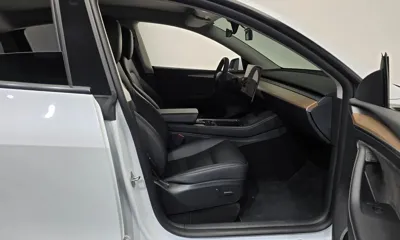 Tesla Model Y 2024, 81342 км, за 24937.64 USD - фото 26
