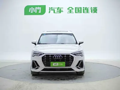 Audi Q3 2023, 42500 км, за 23280.12 USD