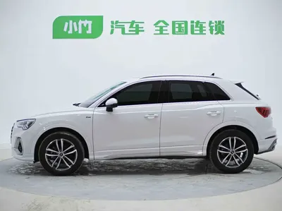 Audi Q3 2023, 42500 км, за 23280.12 USD