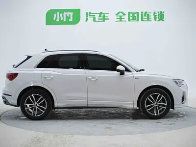 Audi Q3 2023, 42500 км, за 23280.12 USD