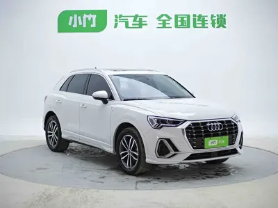 Audi Q3 2023, 42500 км, за 23280.12 USD