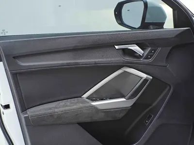 Audi Q3 2023, 42500 км, за 23280.12 USD - фото 20