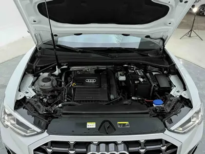 Audi Q3 2023, 42500 км, за 23280.12 USD - фото 25