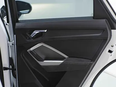 Audi Q3 2023, 42500 км, за 23280.12 USD - фото 28