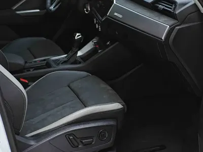 Audi Q3 2023, 42500 км, за 23280.12 USD - фото 29