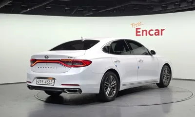 Hyundai Grandeur 2017, 275436 км, за 7892.16 USD