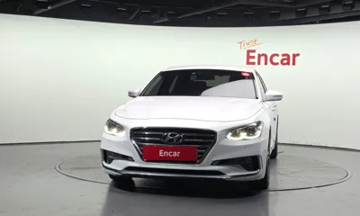Hyundai Grandeur 2017, 275436 км, за 7892.16 USD