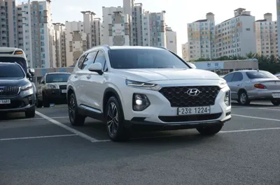 Hyundai Santafe 2019, 66360 км, за 14171.48 USD