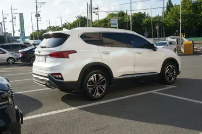 Hyundai Santafe 2019, 66360 км, за 14171.48 USD