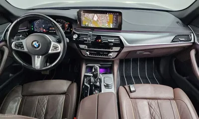 BMW 5-Series 2023, 61939 км, за 26158.92 USD - фото 7