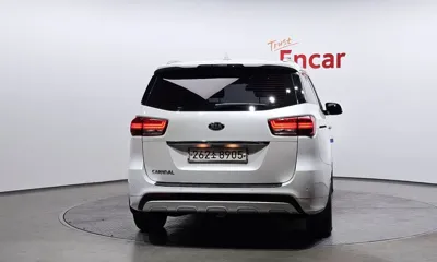 Kia Canival 2017, 142312 км, за 7466.14 USD