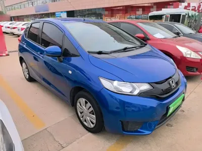 Honda Fit 2015, 147600 км, за 3855.13 USD
