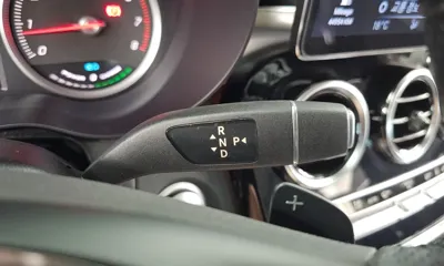 Mercedes-Benz GLC-Class 2019, 44954 км, за 18045.61 USD - фото 9